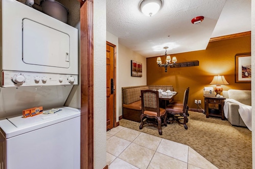 Inviting And Cozy 1 Bd Condo At Westgate•fireplace, Full Kitchen, And Resort Amenities - Utah