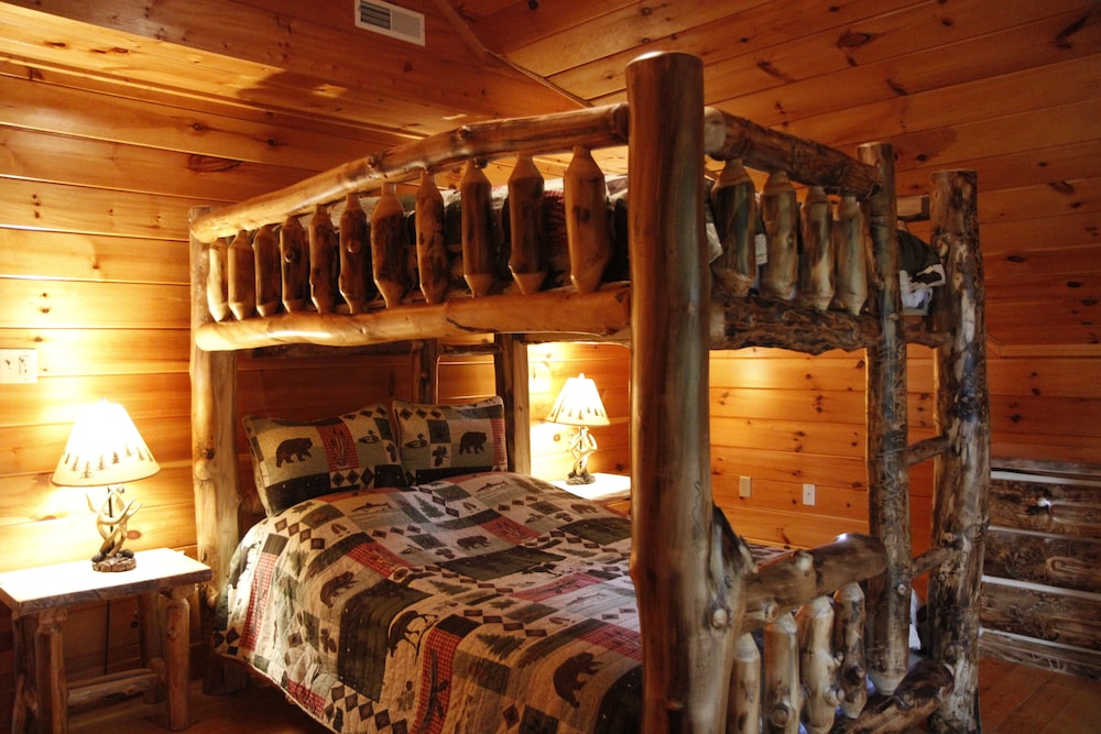 Smoky Mountain Peak - Luxury Family Cabin - SkyLand Ranch, Sevierville