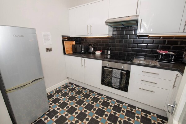 Cosy Two Bed Apartment Located In Scarborough's Beautiful Old Town - Scarborough Beach