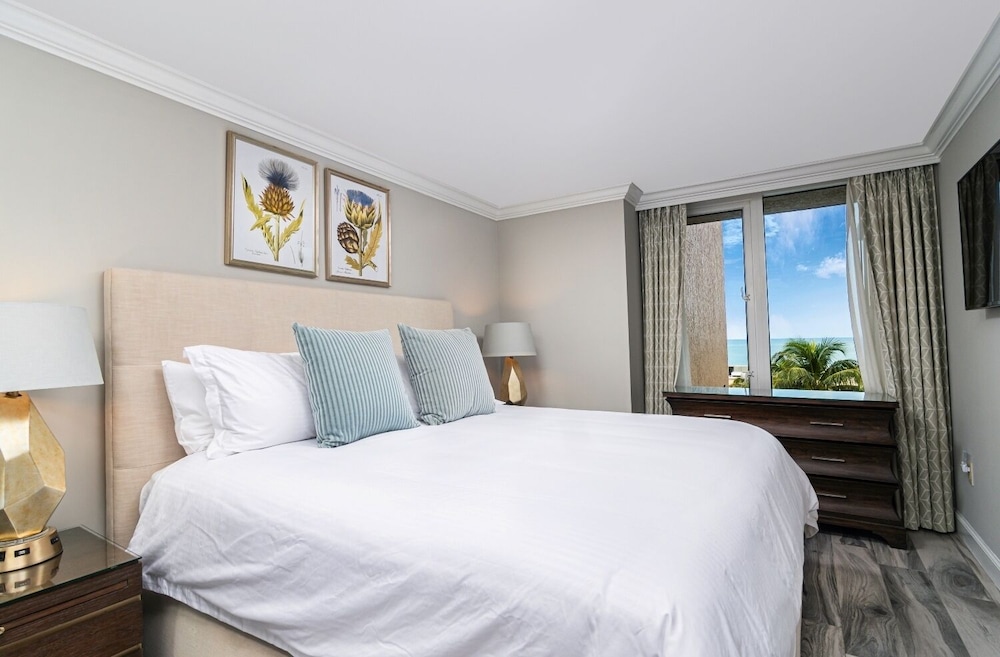 Marco Beach Ocean Resort Suite 510, Private Terrace - Sleeps 4! - 마르코 아일랜드