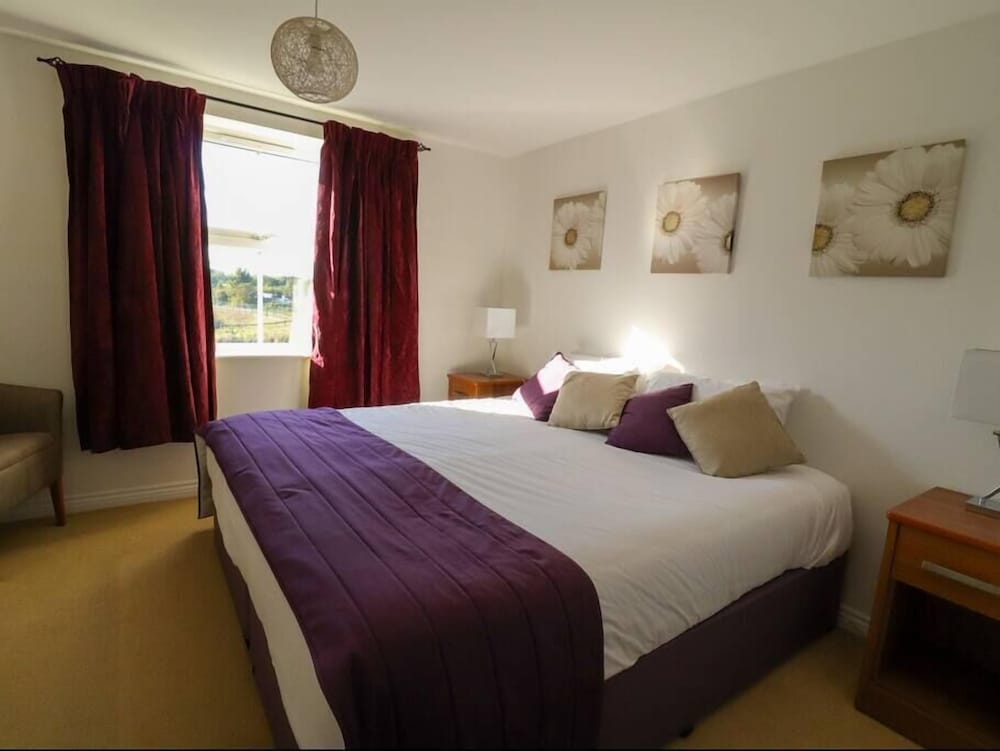 2 Bedroom - Great Location Near Train Station & Parking @Banbury - Banbury