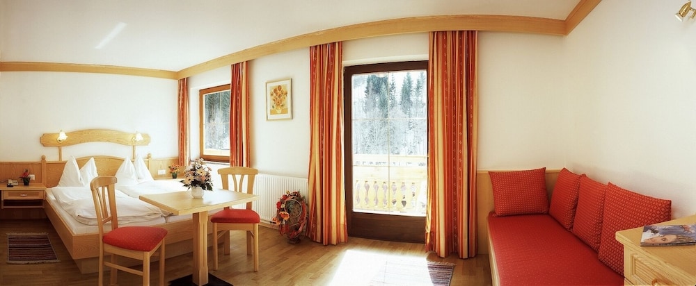 Family Room "Alpenglück" For 3 To 4 People - Hotel Alpenrose - Goldegg