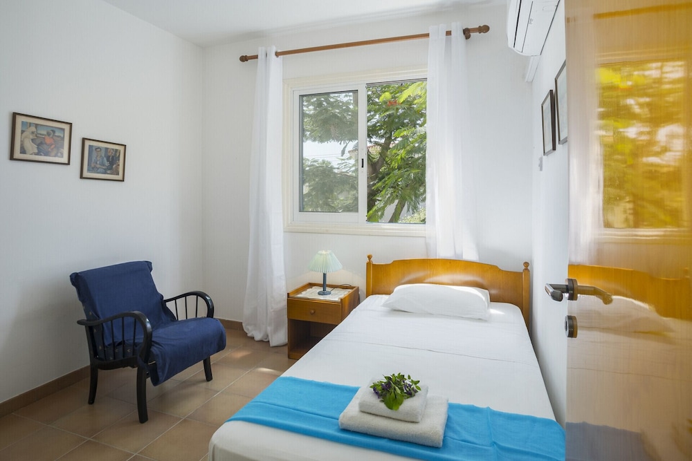 Imagine You And Your Family Renting This Beachfront Home, Protaras Apartment 1450 - Agia Napa