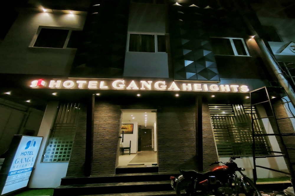 Hotel Ganga Heights - 우타락핸드