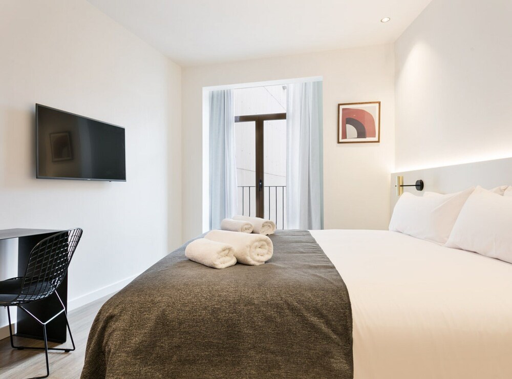 Elegant And Centrally Located Spacious 2-bedroom Apartment With A Balcony - Vale Suite 502 - Estación de Clot-Aragón - Barcelona