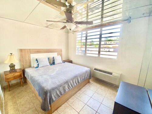 Kasa Tropical Breeze · Kasa Tropical Breeze 2 Bed 2 Bath Private Jacuzzi For 4  Beach Block - Vega Alta