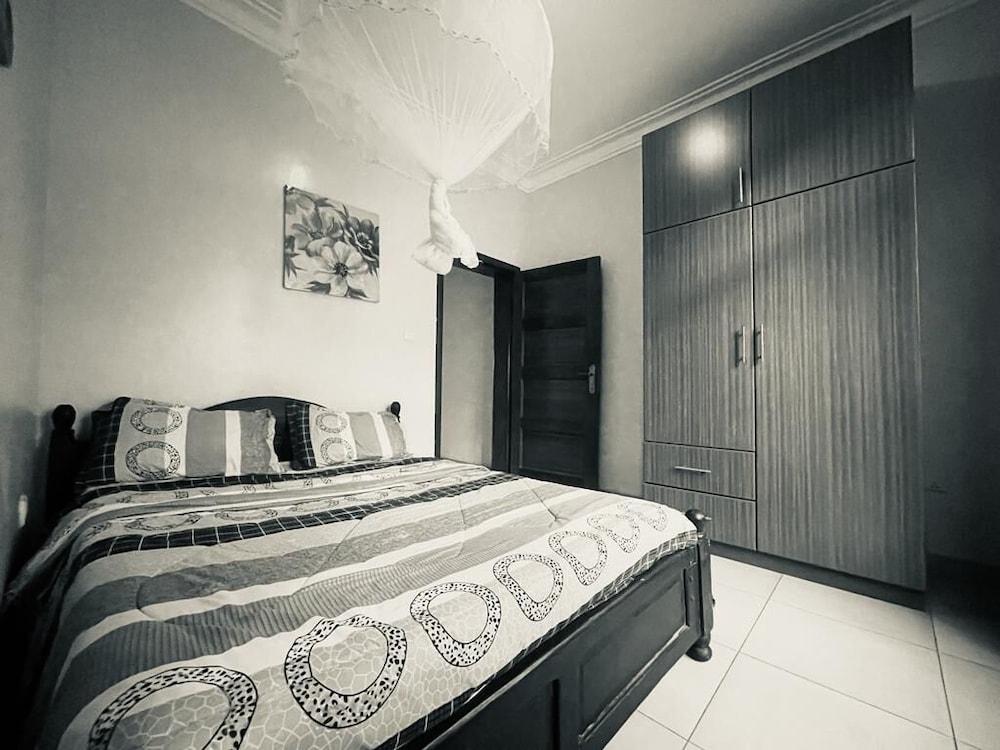 Room In House - Standard Queen Bedroom Akagera Myplace - Kigali