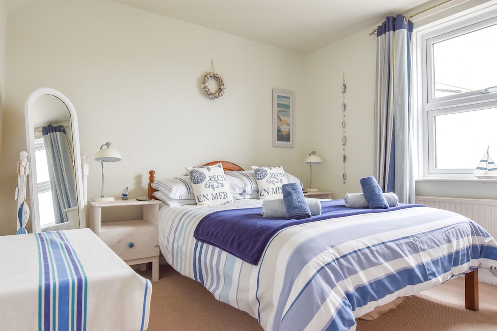 Boat House Sleeps 4 In The Centre Of The Sailing Mecca Of Cowes - Isle of Wight