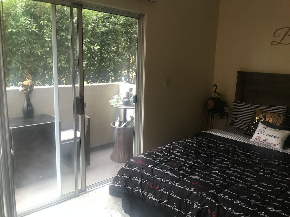 Zen 1 Bedroom Near Wilshire And Vermont - South Gate, CA