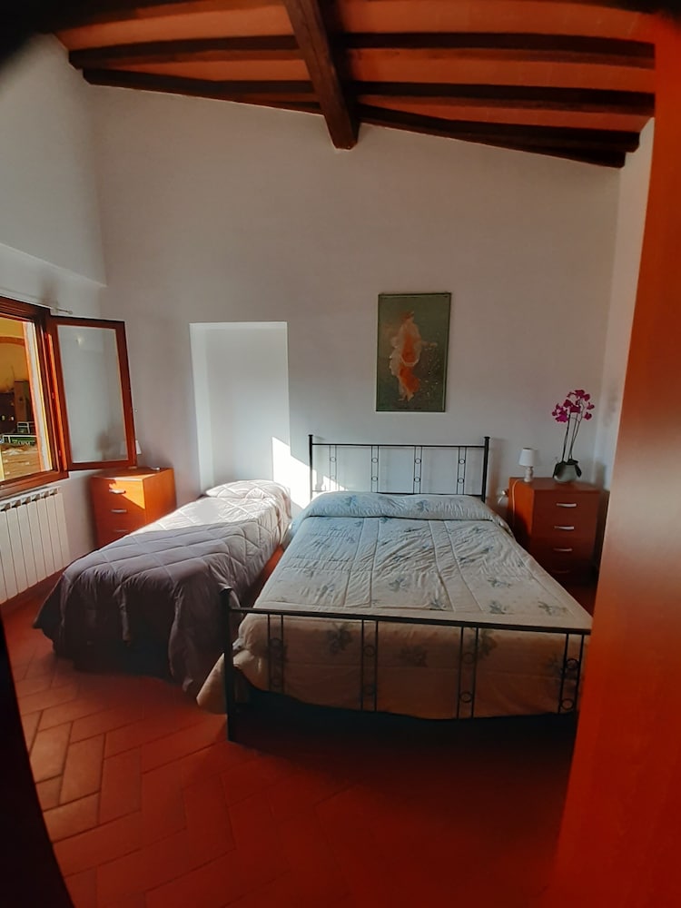 Green Two-room Apartment In Farmhouse With Swimming Pool 8 Km From Florence Center - Florencia, Italia