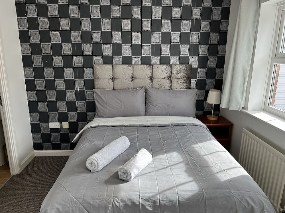 Mannys Apartment - Nice & Cozy 4bed Flagship Lodge - Sittingbourne