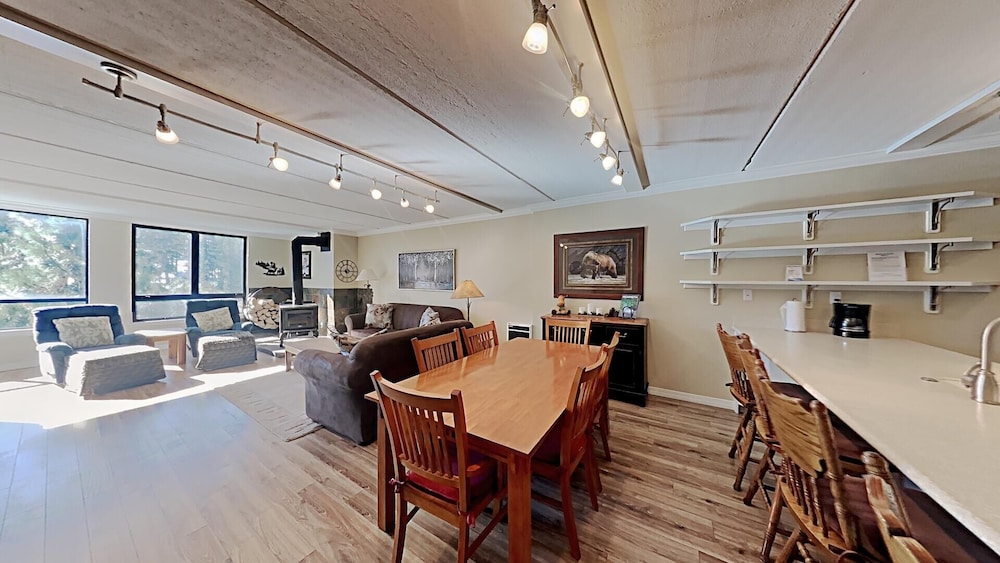 Slopeside 1849 Condos - Comfortable 3 BR Condos with Full Kitchens - Mammoth Mountain, CA