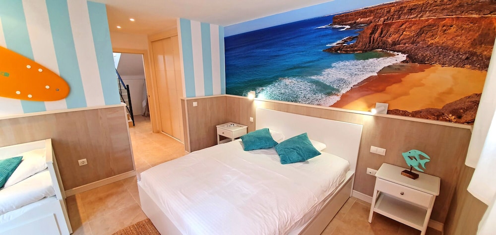 Apartment Panorama Blue - Max. 10 Per. - Sea View - Fiber Optic Internet - Pool - Antigua