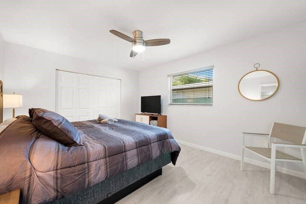 Brand New! 2 Bed 1bath Apt Next To Design District - Miami Shores, FL