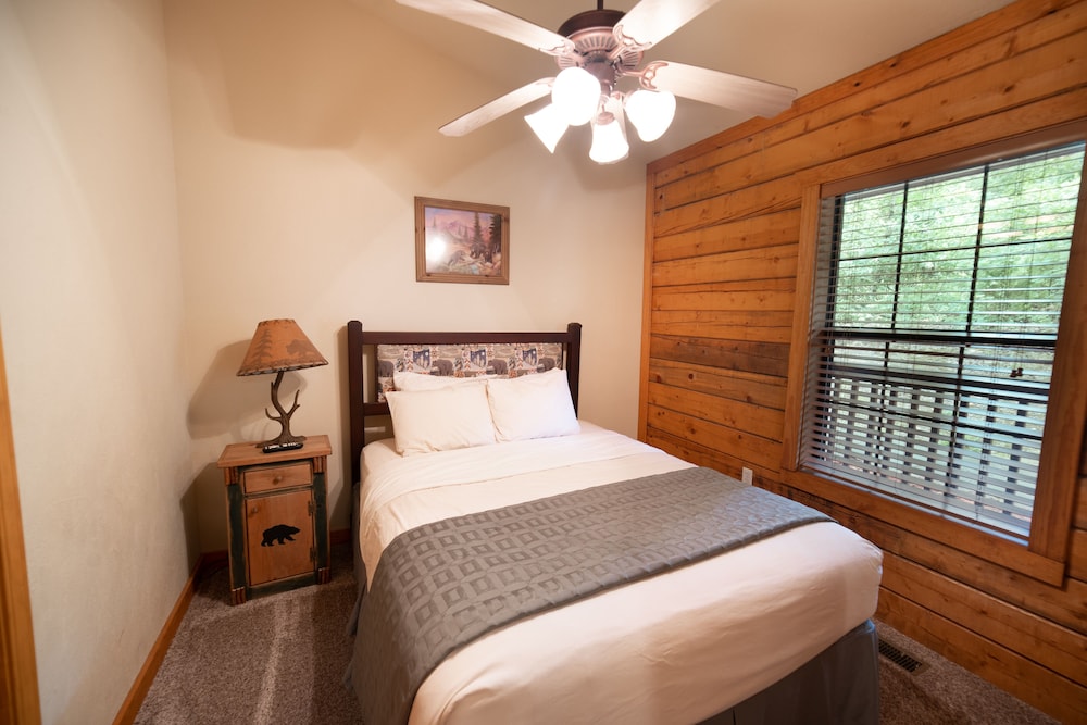 Rest And Relax - Cabin With Fireplace & Whirlpool Tub Near Shows & Shopping - Branson, MO