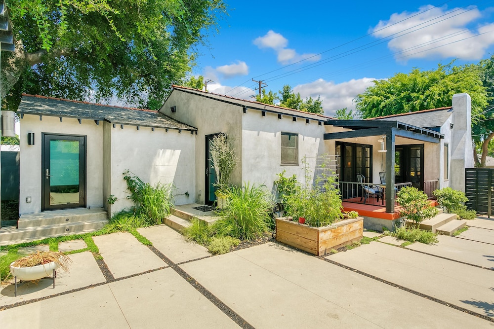 Bright And Modern Stylish Home  Close To Old Town Pasadena And Downtown L.a. - Los Angeles, CA
