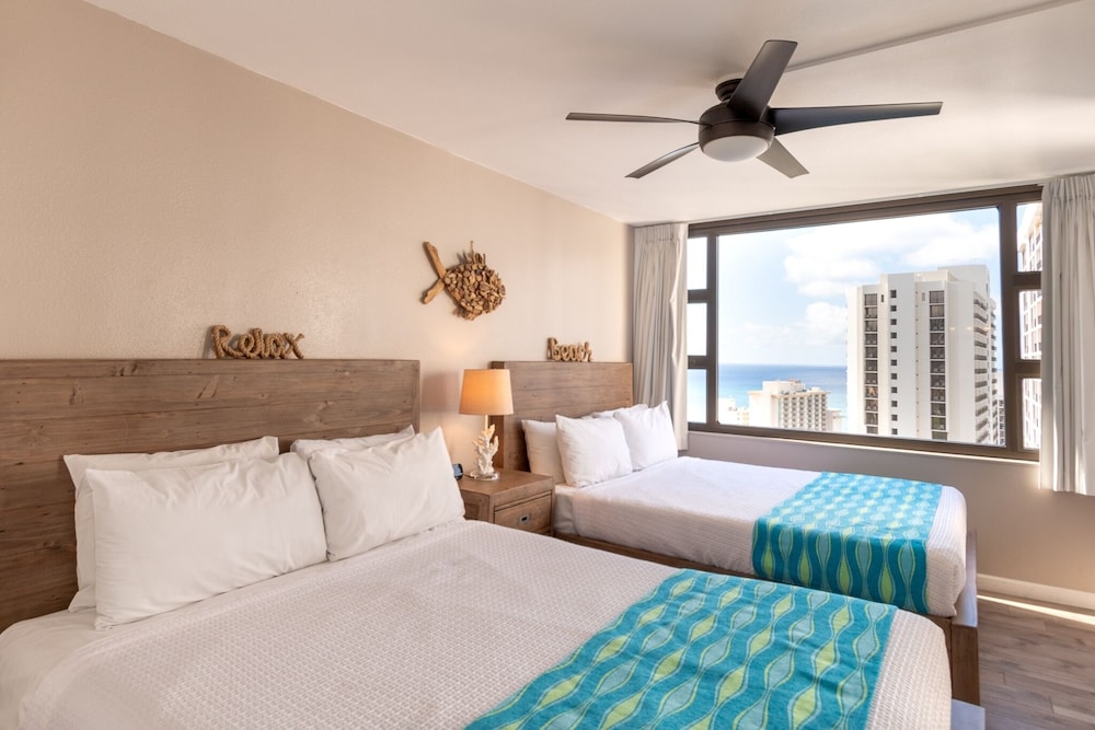 Deluxe 32nd Floor Condo - Gorgeous Ocean Views, Free Wifi & Parking! By Koko Resort Vacation Rentals - ホノルル
