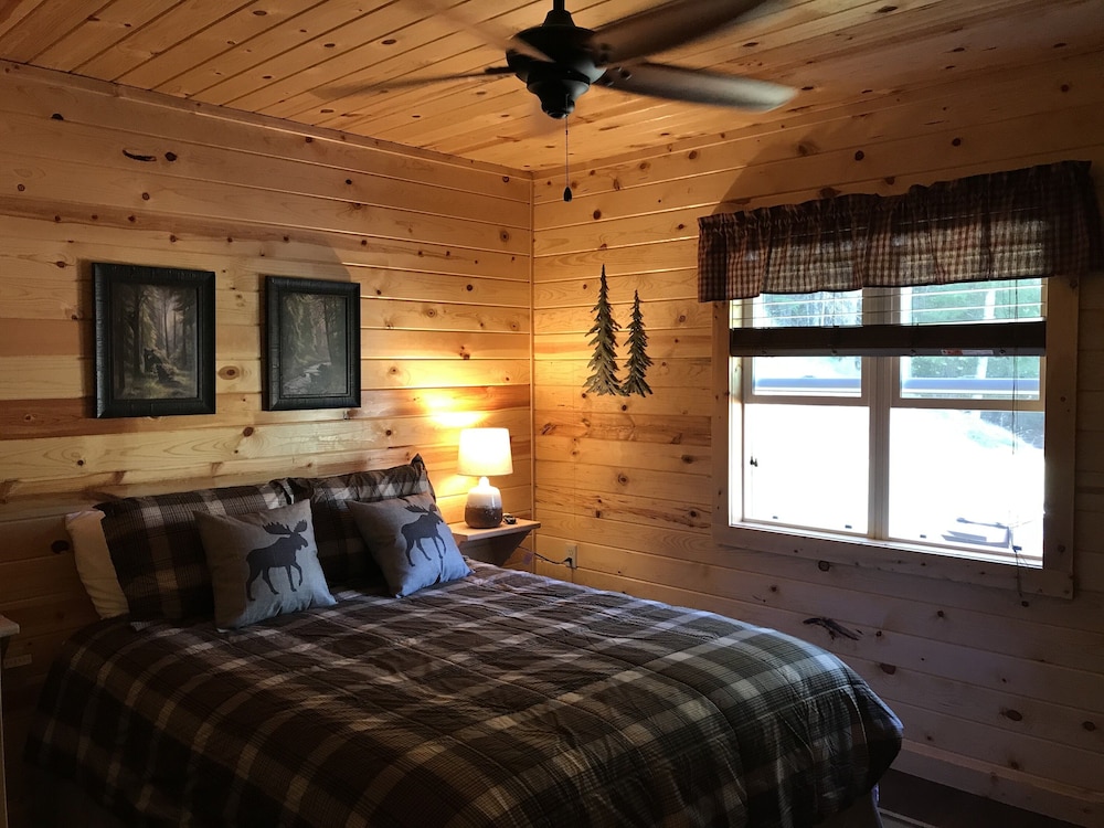 4 Seasons Of Fun! Mountain Cabin W/ Hot Tub! - Bonners Ferry, ID