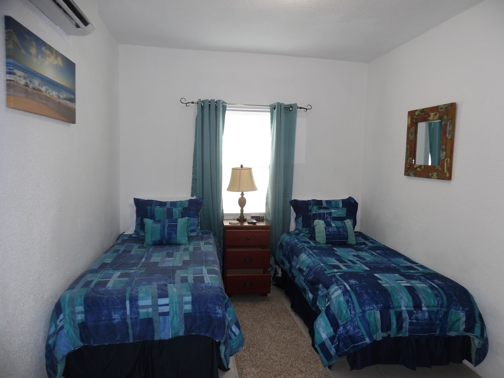 Palmsprings Accommodations - 1 Bedroom Apt., Near Horseshoe Bay - Bermuda