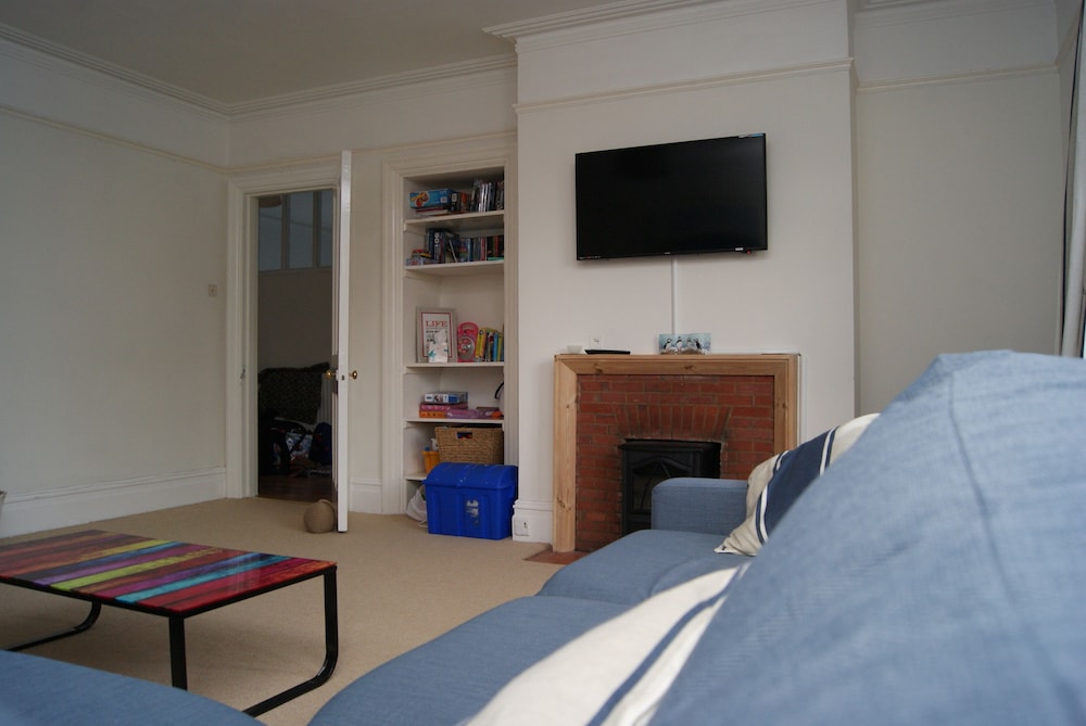 Spacious Apartment Close To The Beach, Ideal For Families. - Swanage