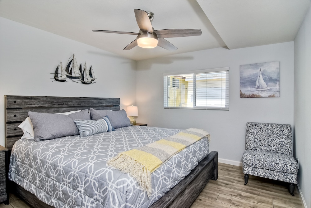 Charming Beach Cottage Fully Remodeled - Carlsbad, CA