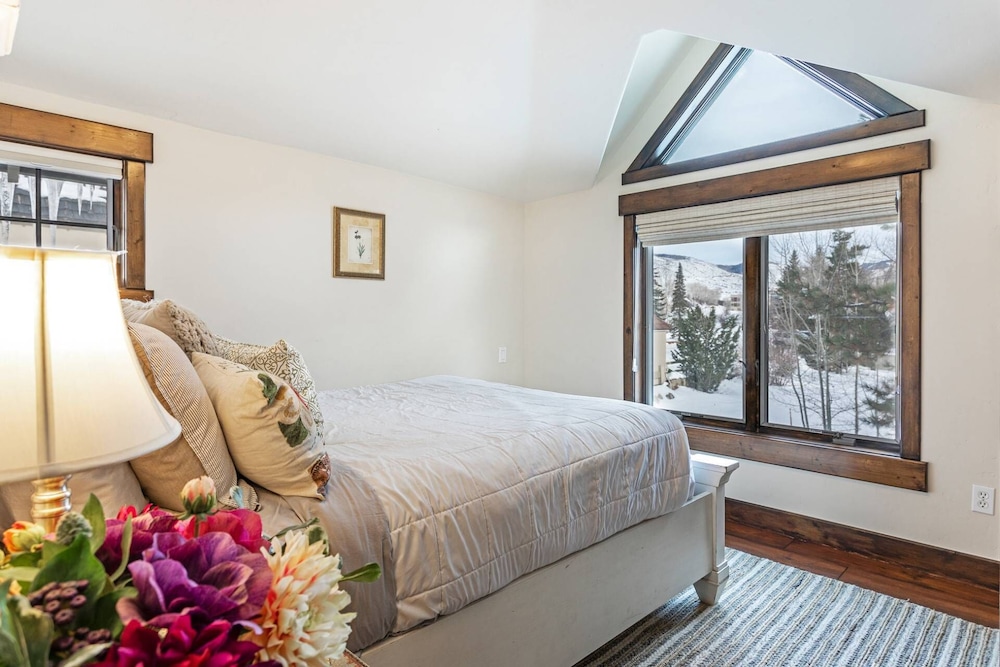 End Of Month Discount! 10% Off Your January Stay! - Beaver Creek, CO