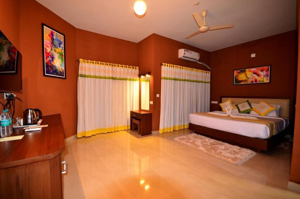 Room In Guest Room - Lakerose Wayanad Resort - Lake View - Kerala