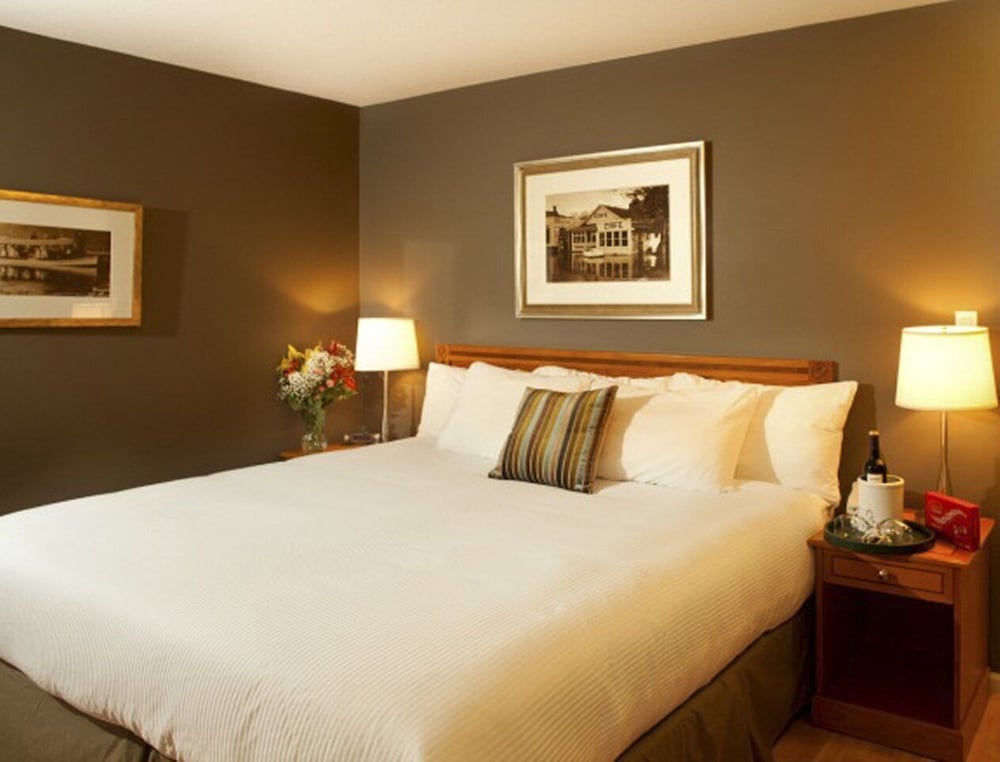 Beautiful 1 Bedroom Unit At Resort, Sleeps 4 - Harrison Hot Springs