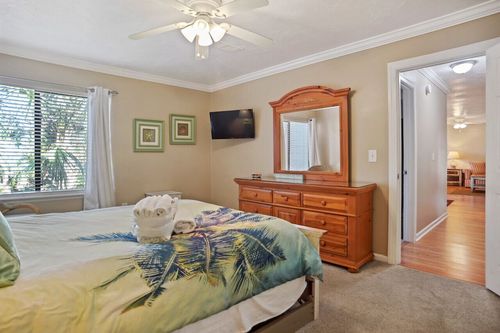 Cozy Upgraded Condo 10 Minutes From The Beach ! - Coligny Beach Park