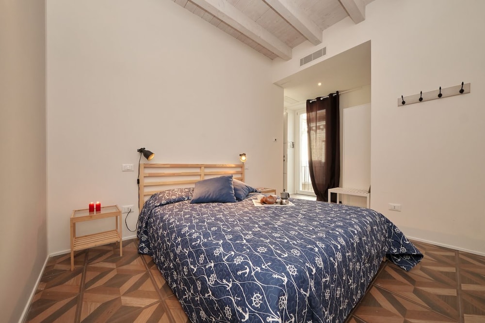 Delightful Apartment In The Historic Center Of Desenzano For 4 People. - Padenghe sul Garda
