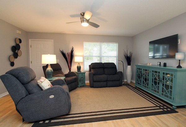 Comfortable Cottage In The Villages - Golf Cart Included! - Wildwood, FL