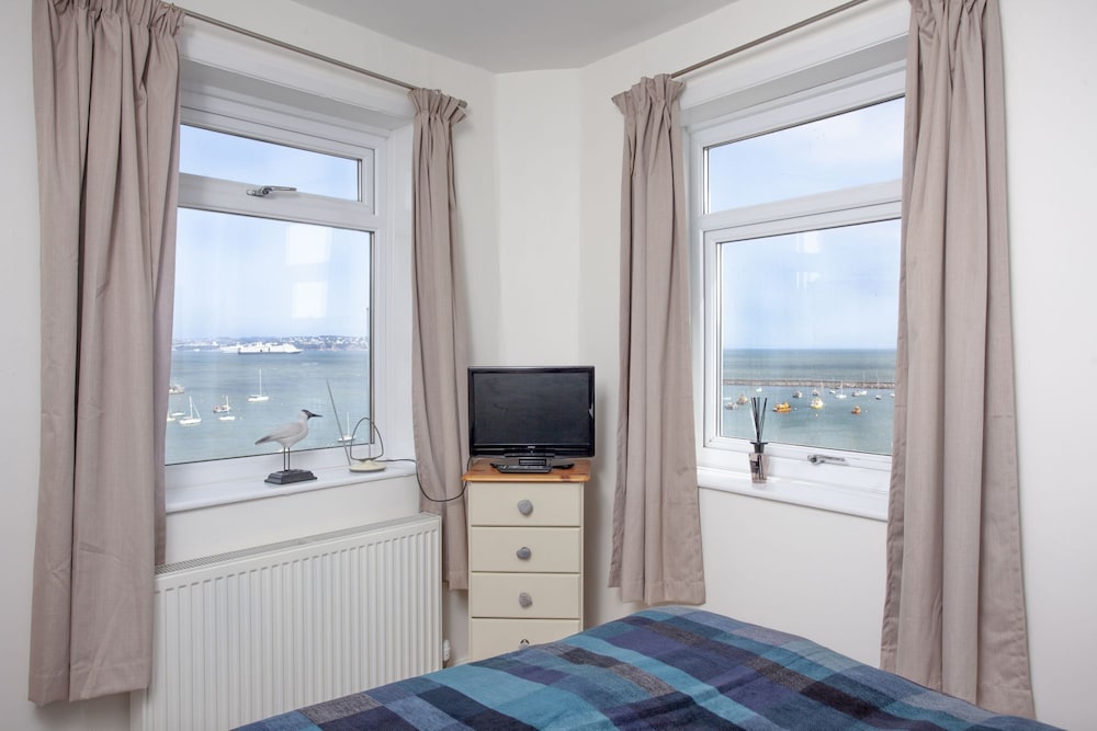 Cliff Cottage -  A Cottage That Sleeps 4 Guests  In 2 Bedrooms - Brixham