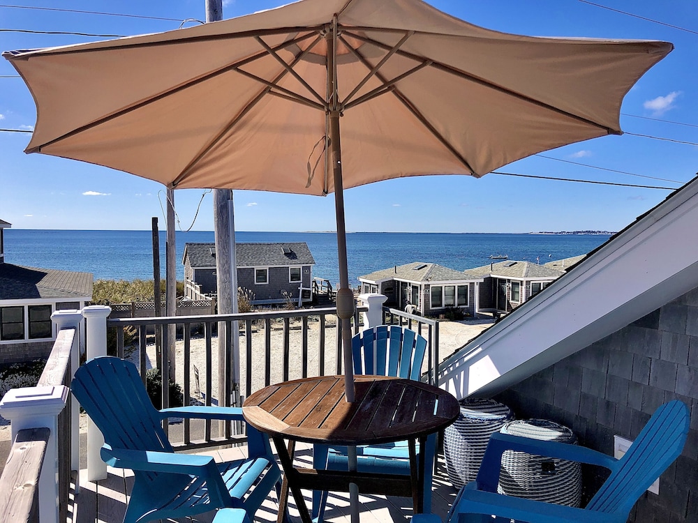 Lovely Oceanview 2 Bed 2 Bath With Sleeper Sofa, Outdoor Shower & Rooftop Deck! - North Truro, MA