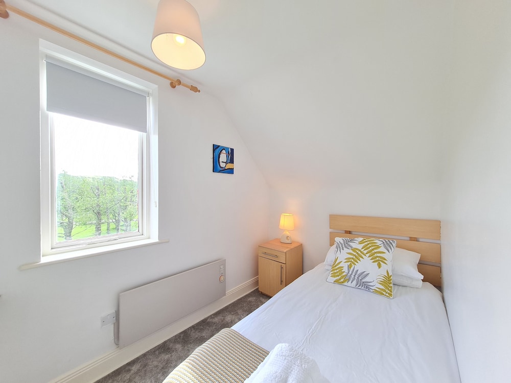 68 Clifden Glen - Sleeps 5 Guests  In 3 Bedrooms - County Mayo