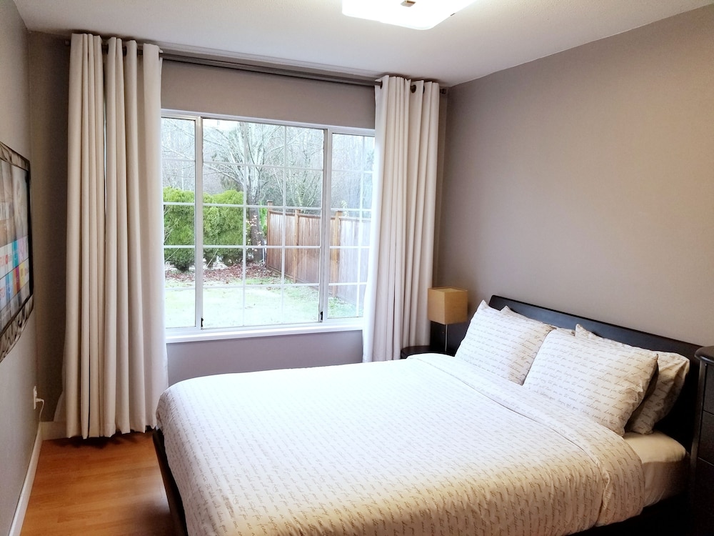 Einfaches, Modernes, Sauberes Zuhause Erwartet Sie - Surrey