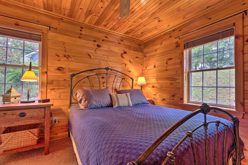 Secluded Cabin Between Boone & Blowing Rock! - Blue Ridge Mountains