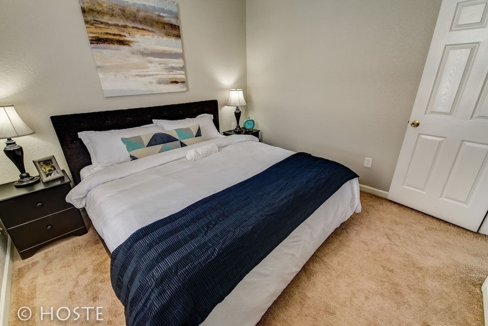 Downtown Townhome | 5 Min To Shops | King Bed 1br - Colorado