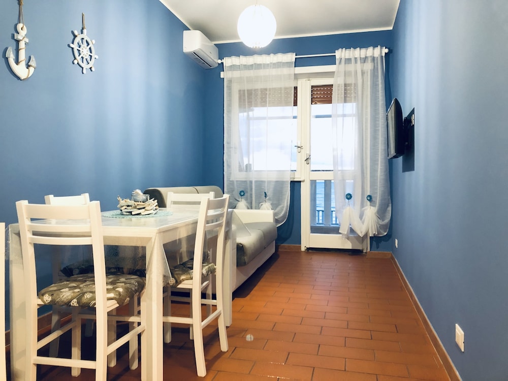 Sea View Apartment With Lift Connected To The Beach. - Anzio