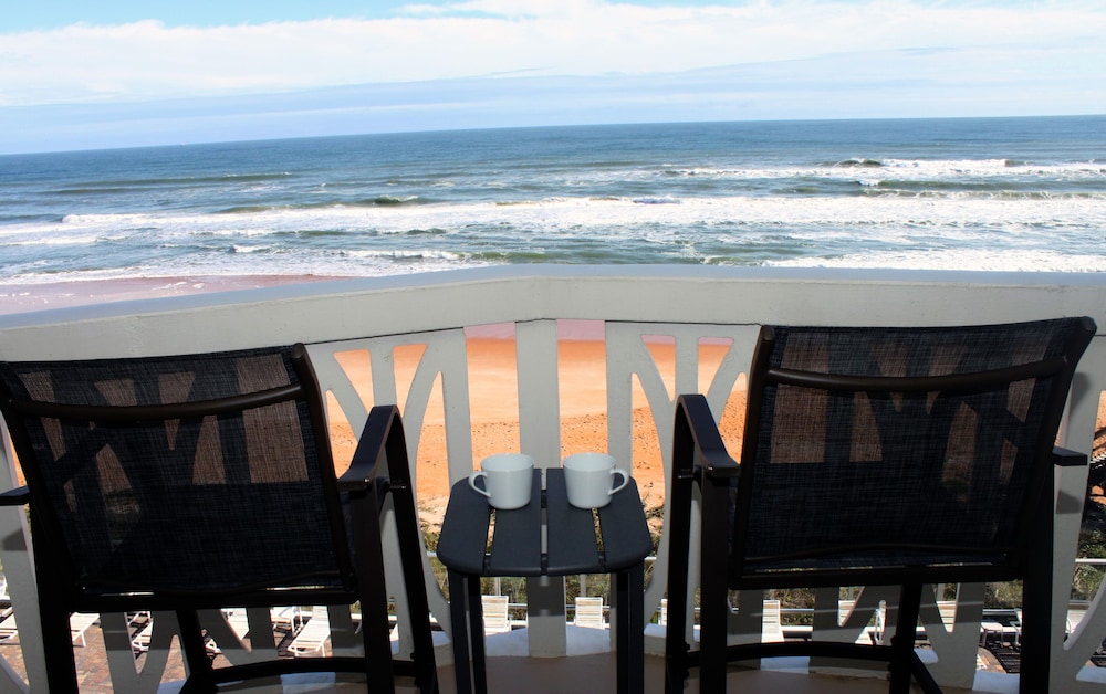 Direct Oceanfront Paradise Ideal Location Balcony Pool Beach Laundry Best Views - Ormond Beach, FL