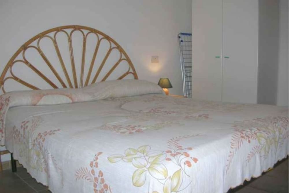 1° Floor Apartment At 100m From The Beach. Free Wifi, Air Conditioning, Dogs Allowed. - Massa
