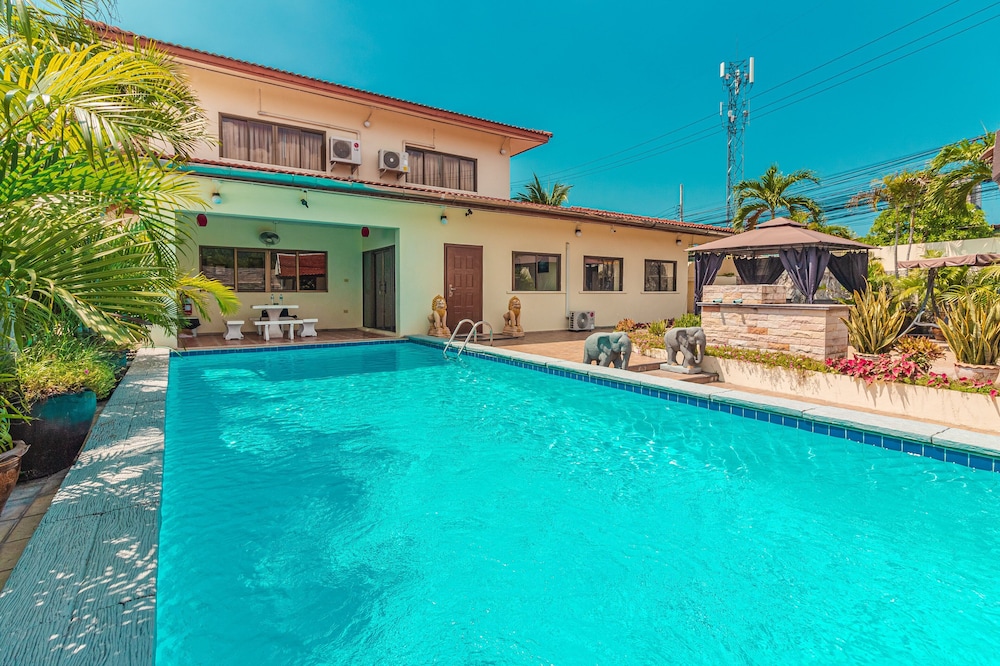Luxurious 4 Bedroom Viewbor Villa - Pattaya Holiday House - Walking Street - Jomtien
