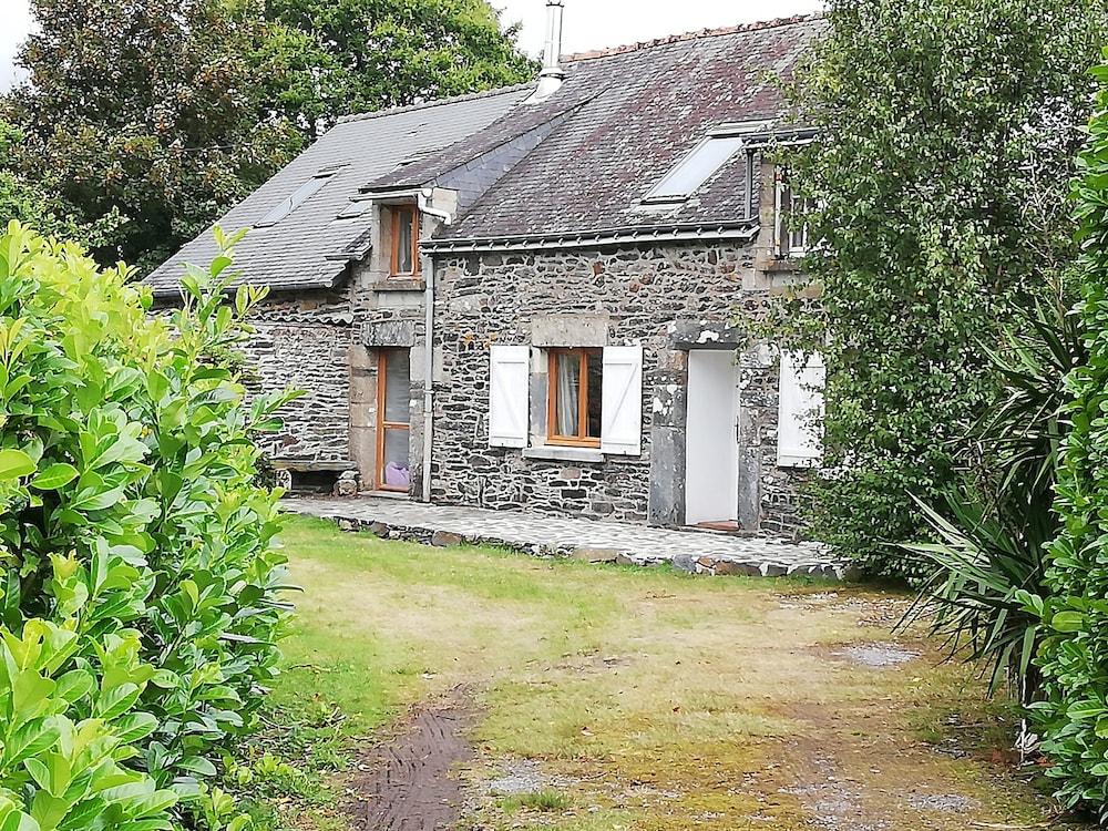 Open Plan Breton Cottage - Nr Lac Du Guerledan - Brittany