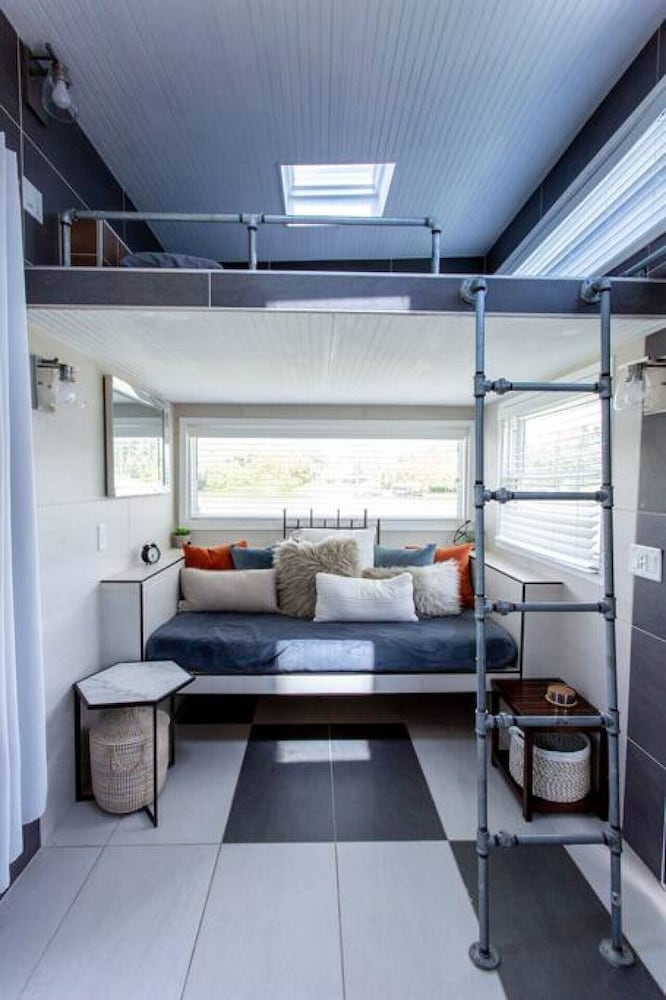 The Ritz- Lakefront Tiny House In Orlando - Amway Center