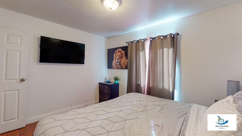 Location, Location!!!! Mins From The The Airport And Las Vegas Strip. - 天堂市