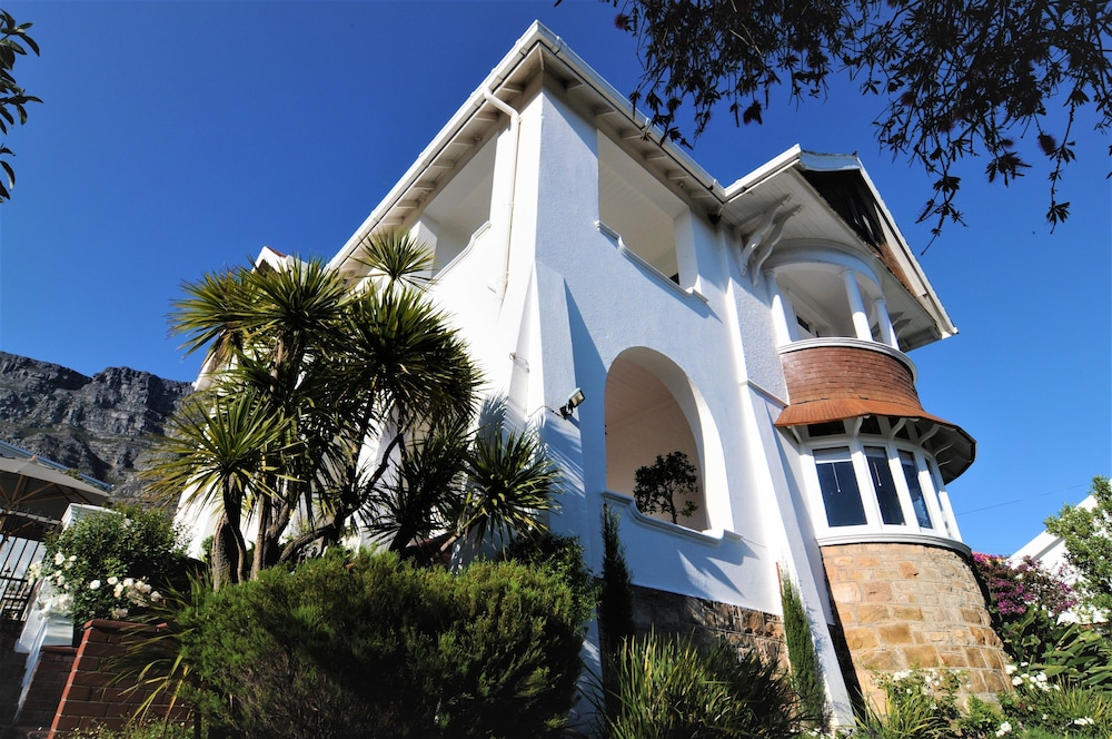 Abbey Manor Luxury Guesthouse - Camps Bay