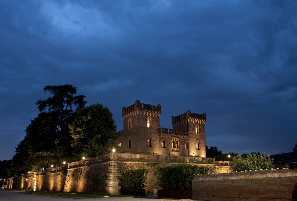 Castello Bevilacqua - Villa Bartolomea
