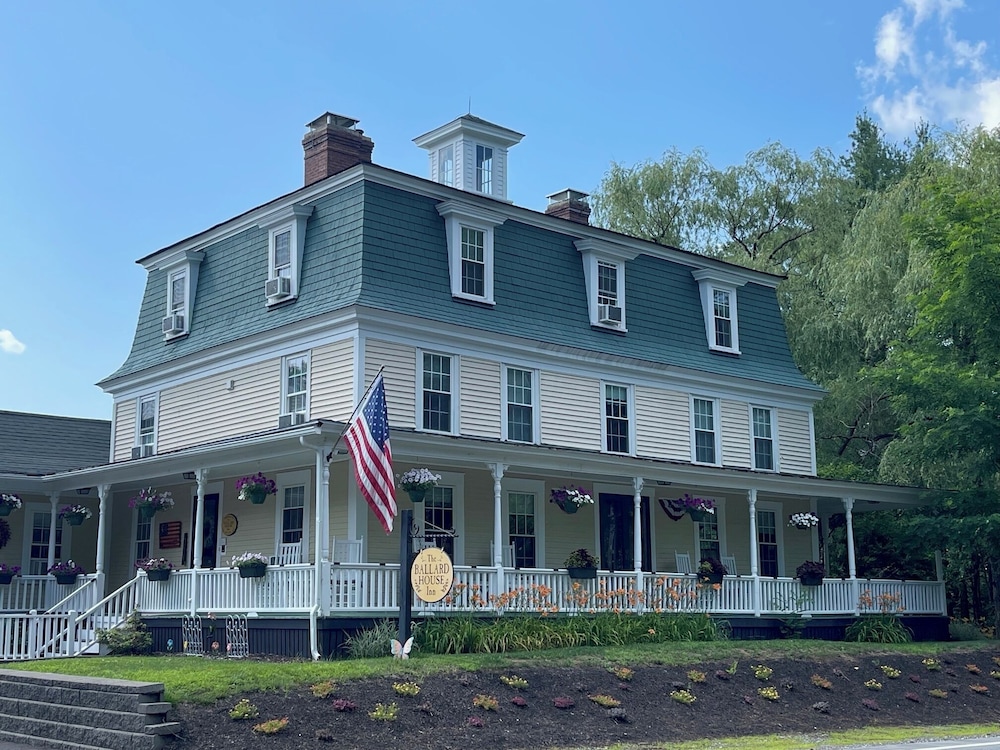 The Ballard House Inn - Laconia, NH