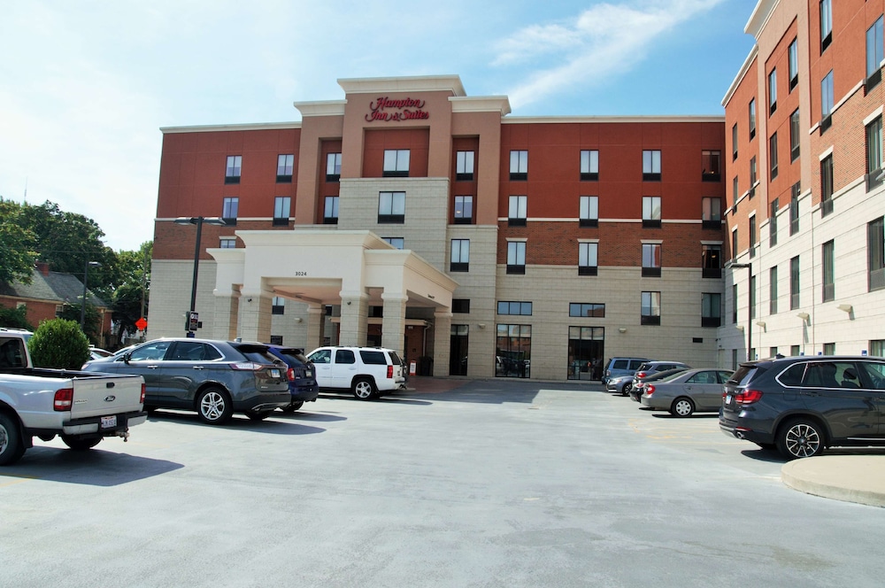 Hampton Inn & Suites Cincinnati / Uptown - University Area - Covington