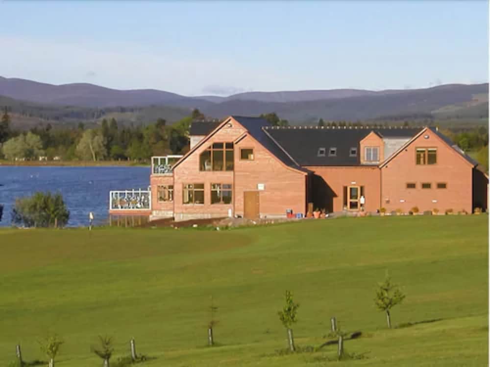 The Lodge On The Loch Of Aboyne - Moray
