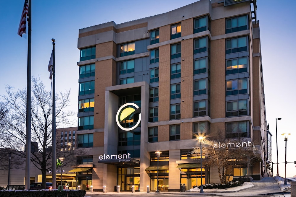 Element Omaha Midtown Crossing - Bellevue